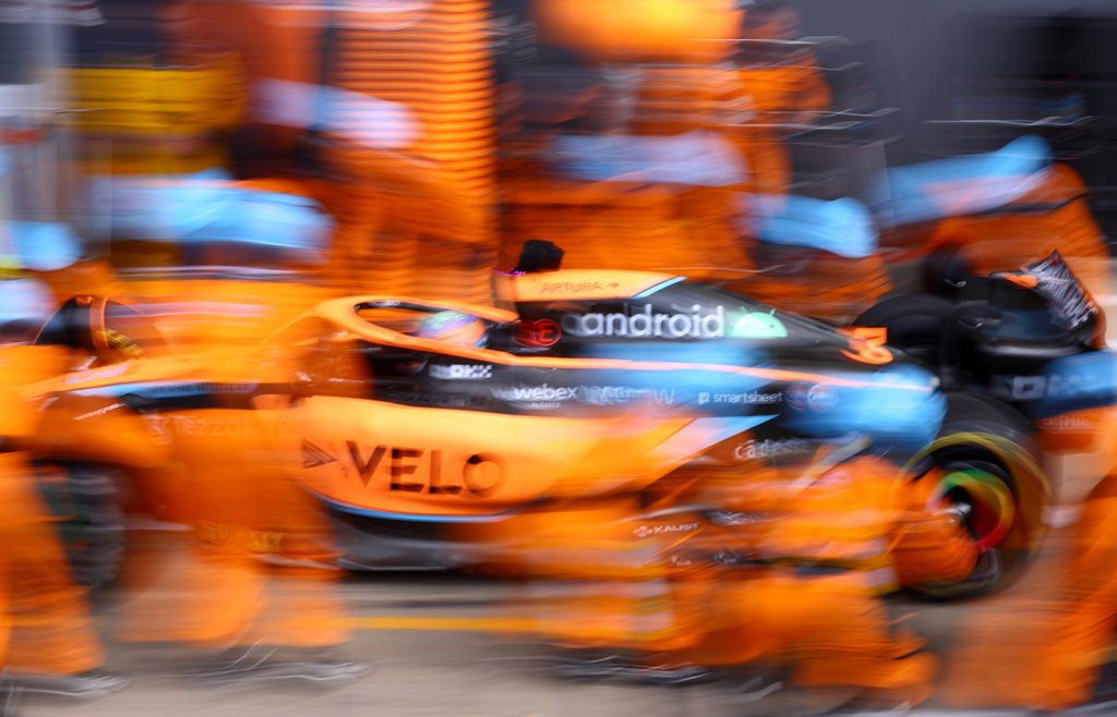 Nem rua, nem corrida: aceleramos a McLaren 'excluída' que só perde para F1  - 06/01/2022 - UOL Carros